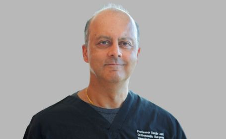 Portrait of Professor Sanjiv Jari , Consultant Orthopaedic Knee Surgeon