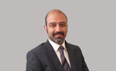 Portrait of Dr Qamar Ghafoor , Consultant Clinical Oncologist