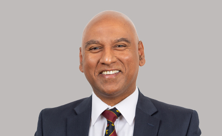 Portrait of Mr Ravi Mallina , Consultant Hand and Wrist Surgeon