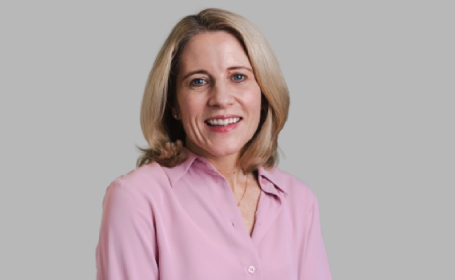 Portrait of Dr Kate Hutchings , Consultant in Sports and Exercise Medicine