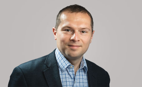 Portrait of Mr Amar Malhas , Consultant Orthopaedic Surgeon