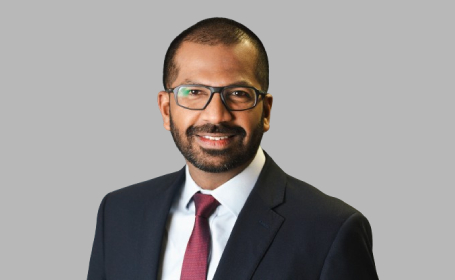 Portrait of Mr Devendra Mahadevan , Consultant Orthopaedic Foot and Ankle Surgeon