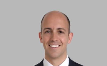 Portrait of Richard Kapur , Consultant Trauma & Orthopaedic Surgeon