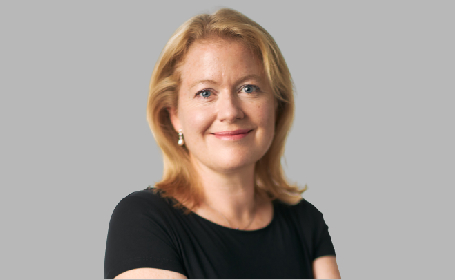 Portrait of Dr Sarah Lowndes , Consultant Medical Oncologist