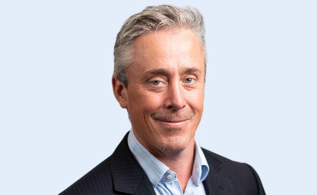 Portrait of Mr Alexander Ashmore , Consultant Orthopaedic Hip Surgeon