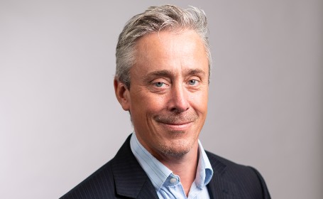 Portrait of Mr Alexander Ashmore , Consultant Orthopaedic Hip Surgeon