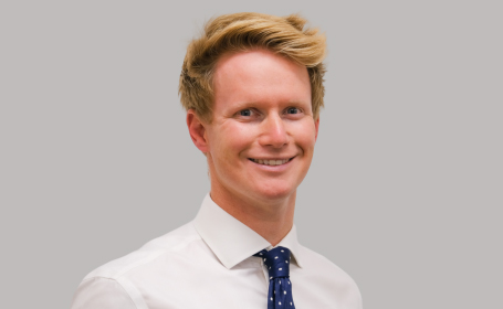 Portrait of Mr Peter Dacombe , Consultant Trauma and Orthopaedic Surgeon