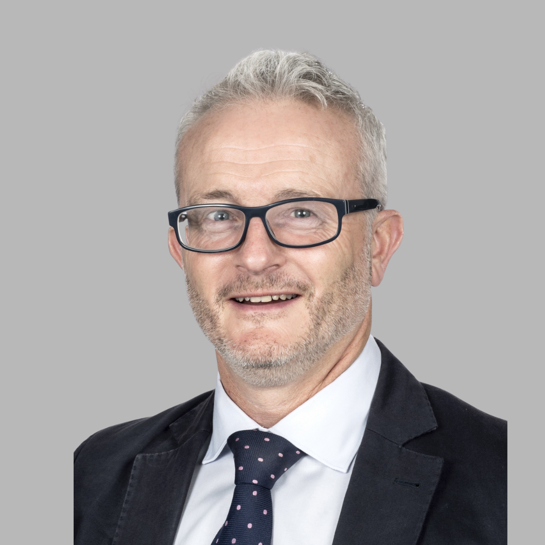 Portrait of Robin Elliot , Consultant Orthopaedic Surgeon