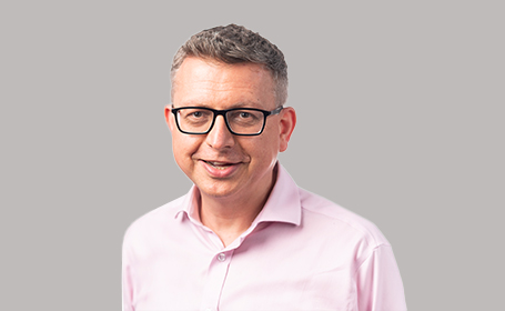 Portrait of Dr David McCarey , Consultant Rheumatologist