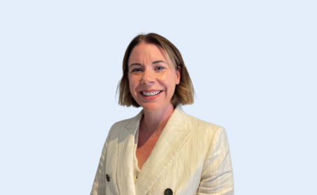 Portrait of Dr Lucy McGeoch , Consultant Rheumatologist
