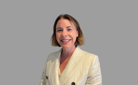 Portrait of Dr Lucy McGeoch , Consultant Rheumatologist
