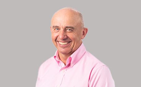 Portrait of Dr Robert Hawthorn , Consultant Gynaecologist