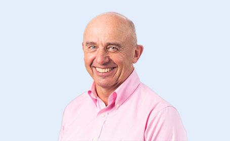 Portrait of Dr Robert Hawthorn , Consultant Gynaecologist