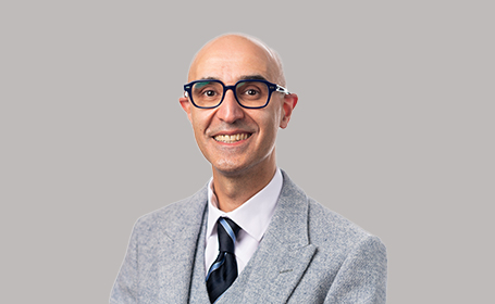Portrait of Dr Shahriar Nabili , Consultant Ophthalmic Surgeon