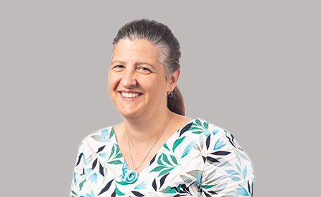 Portrait of Dr Simone Vella , Consultant Gynaecologist
