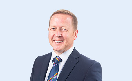 Portrait of Mr Drummond Mansbridge , Consultant Orthopaedic and Trauma Surgeon