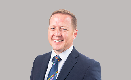 Portrait of Mr Drummond Mansbridge , Consultant Orthopaedic and Trauma Surgeon