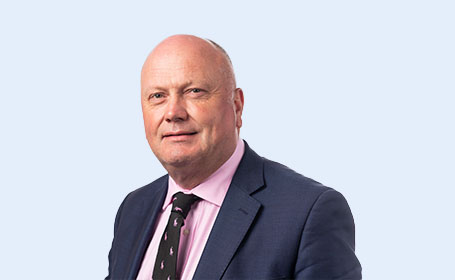 Portrait of Mr Kenneth Young , Consultant Orthopaedic Surgeon