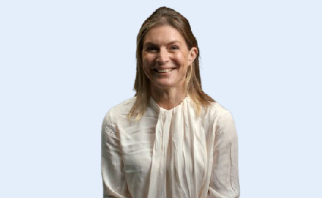 Portrait of Dr Suzannah Drummond , Consultant Ophthalmic Surgeon