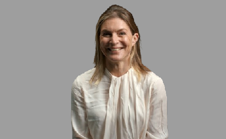 Portrait of Dr Suzannah Drummond , Consultant Ophthalmic Surgeon