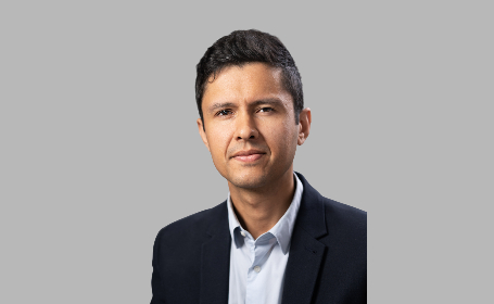 Portrait of Mr Aadhar Sharma , Consultant Orthopaedic Spinal Surgeon