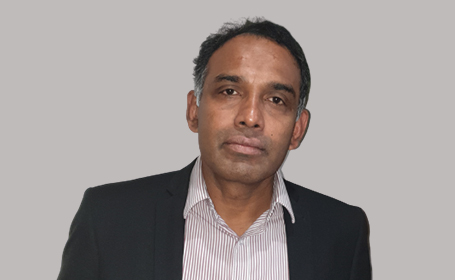 Portrait of Mr Sahathevan Sathiyathasan , Consultant Obstetrician & Gynaecologist