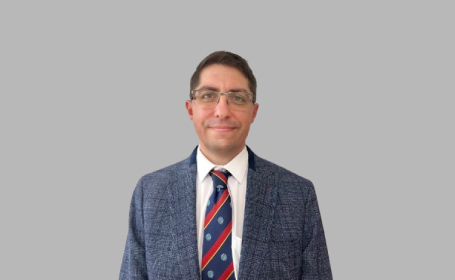 Portrait of Stefan Bajada , Consultant Trauma and Orthopaedic Surgeon