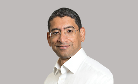 Portrait of Mr Sajid Shariff , Consultant Orthopaedic Surgeon