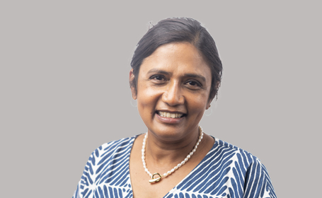 Portrait of Shanthi Ponnuswamy , Consultant Physician in Diabetes & Endocrinology
