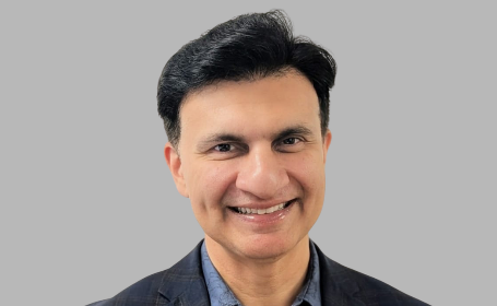 Portrait of Ahsan Sheeraz , Consultant Trauma & Orthopaedic Surgeon