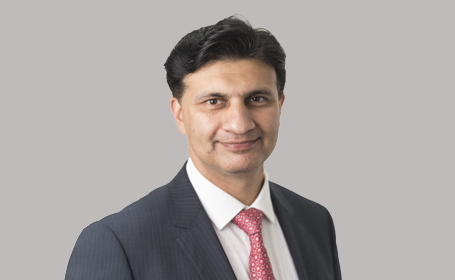 Portrait of Ahsan Sheeraz , Consultant Trauma & Orthopaedic Surgeon