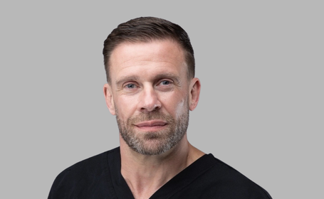 Portrait of Andy Hacker , Consultant Orthopaedic Surgeon
