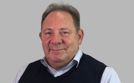 Portrait of Mr Anestis Iossifidis , Consultant Orthopaedic Shoulder & Upper Limb Surgeon