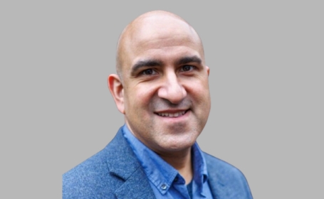 Portrait of Mr Jamil Moledina , Consultant Hand & Wrist and Plastic Surgeon