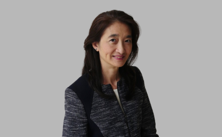 Portrait of Lee Teak Tan , Consultant Ophthalmologist & Oculoplastic Surgeon