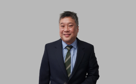 Portrait of Mr Vernon Geh , Consultant Ophthalmic Surgeon