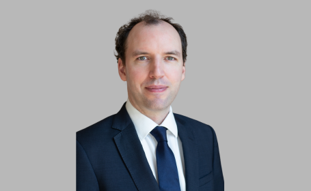 Portrait of Dr Ian Logan , Consultant Dermatologist