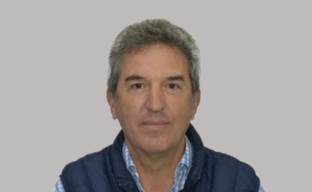 Portrait of Dr Simon Allard , Consultant Physician & Rheumatologist