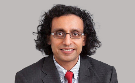 Portrait of Dr Simon Paul , Consultant In Rheumatology and Rehabilitation Medicine