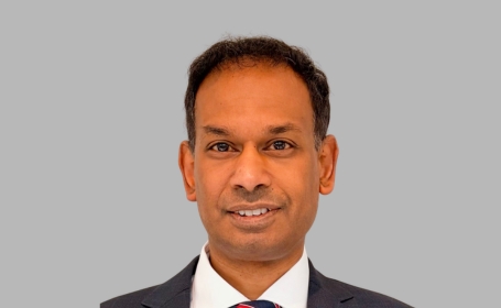 Portrait of Mr Karthig Rajakulendran , Consultant Trauma and Orthopaedic Surgeon