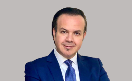 Portrait of Mr Maan Kasmiya , Consultant Ophthalmic Surgeon