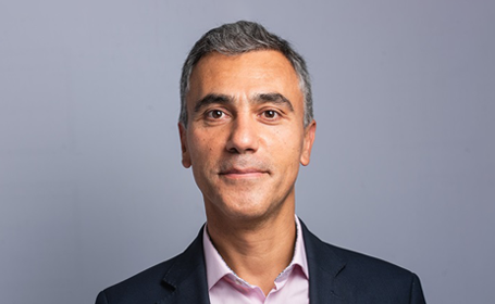 Portrait of Mr Peter Peev , Consultant Orthopaedic Surgeon