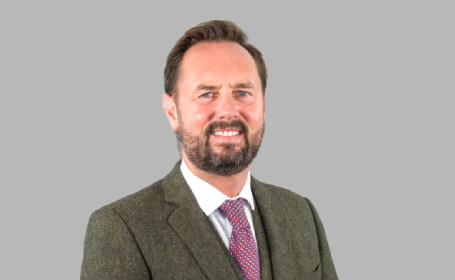 Portrait of Mr Alexander Anderson , Consultant Orthopaedic & Trauma Surgeon