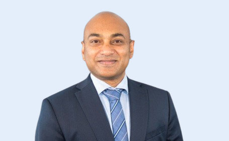 Portrait of Mr David Thyagarajan , Consultant Shoulder & Elbow Surgeon