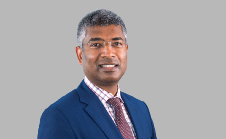 Portrait of Mr Kingsley Draviaraj , Consultant Shoulder & Elbow Surgeon
