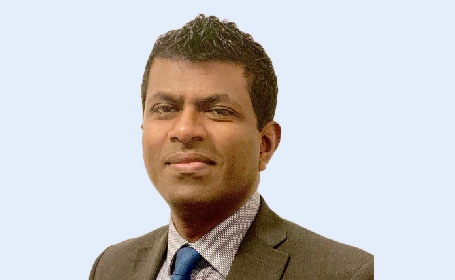 Portrait of Mr Madhavan Papanna , Consultant Orthopaedic Shoulder & Elbow Surgeon 
