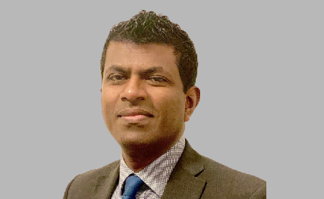 Portrait of Mr Madhavan Papanna , Consultant Orthopaedic Shoulder & Elbow Surgeon 