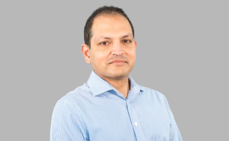 Portrait of Mr Naren Garneti , Consultant Orthopaedic Surgeon