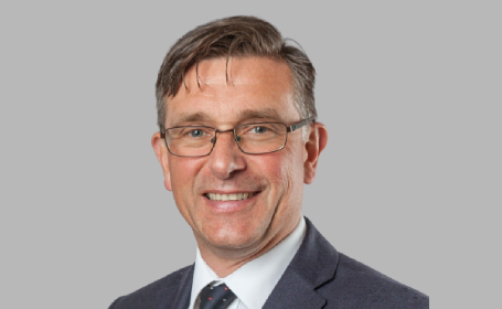 Portrait of Mr Paul Haslam , Consultant Orthopaedic Surgeon