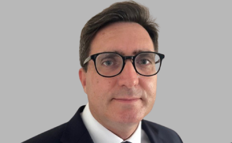 Portrait of Dr Aleksandar Aleksic , Consultant Oncologist